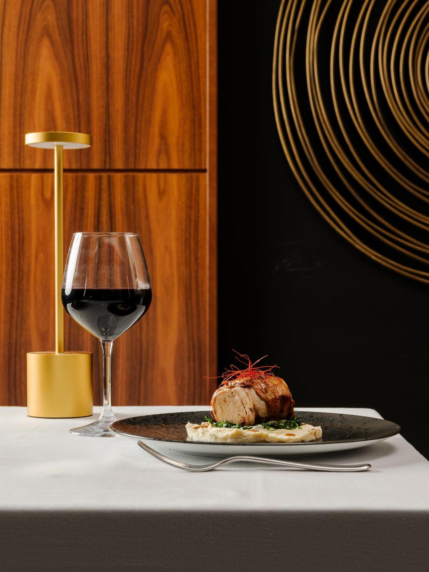 Hotel Dei Cavalieri Caserta - La Reggia Εξωτερικό φωτογραφία
