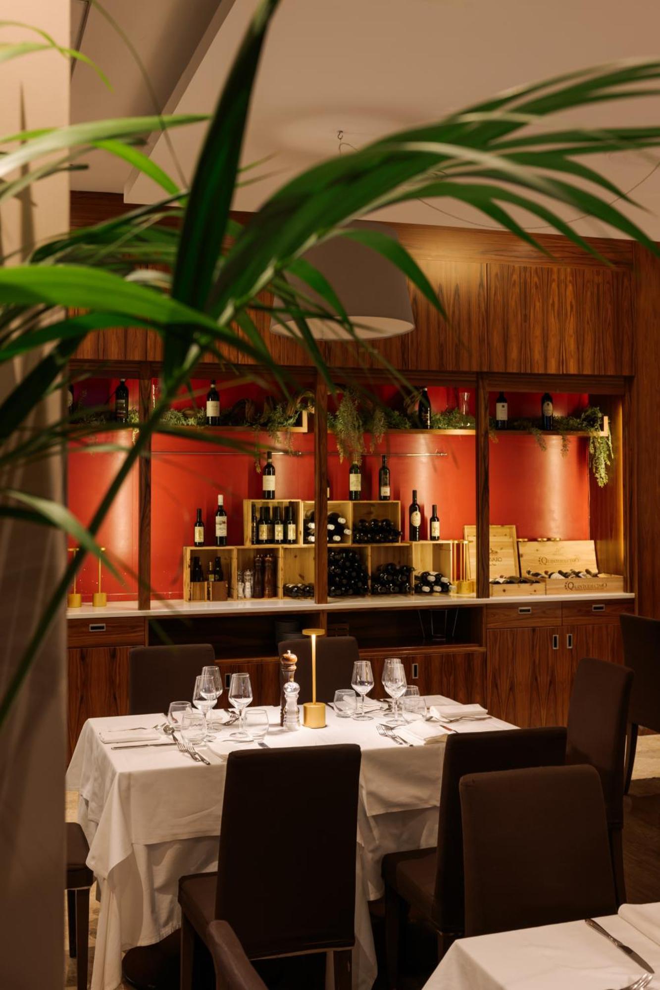 Hotel Dei Cavalieri Caserta - La Reggia Εξωτερικό φωτογραφία