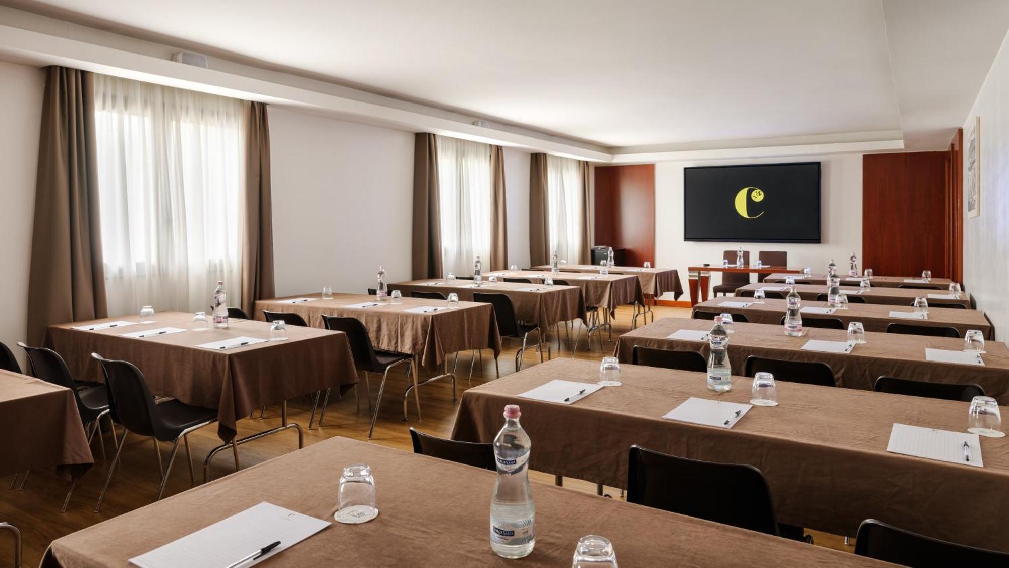 Hotel Dei Cavalieri Caserta - La Reggia Εξωτερικό φωτογραφία